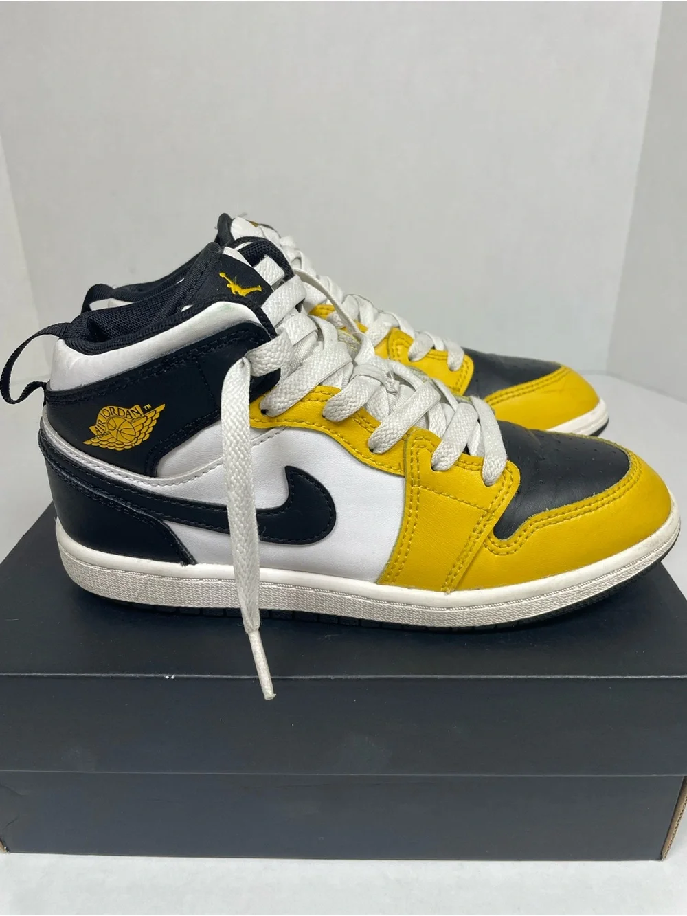 Little Kid's Jordan 1 Mid Yellow Ochre/Black-White (PS) (DQ8424 701) - 2.5Y
